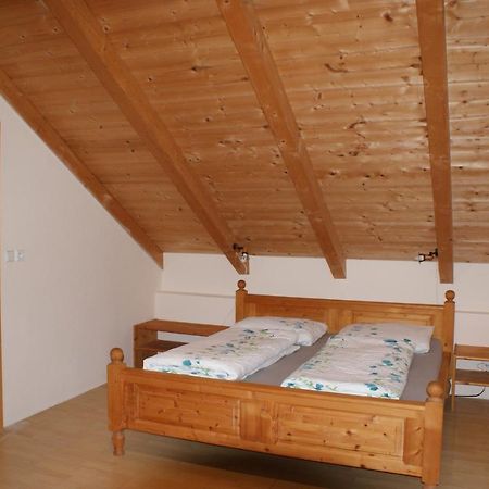 Rustikale Und Grosszuegige Ferienwohnung Kasperske Hory Buitenkant foto