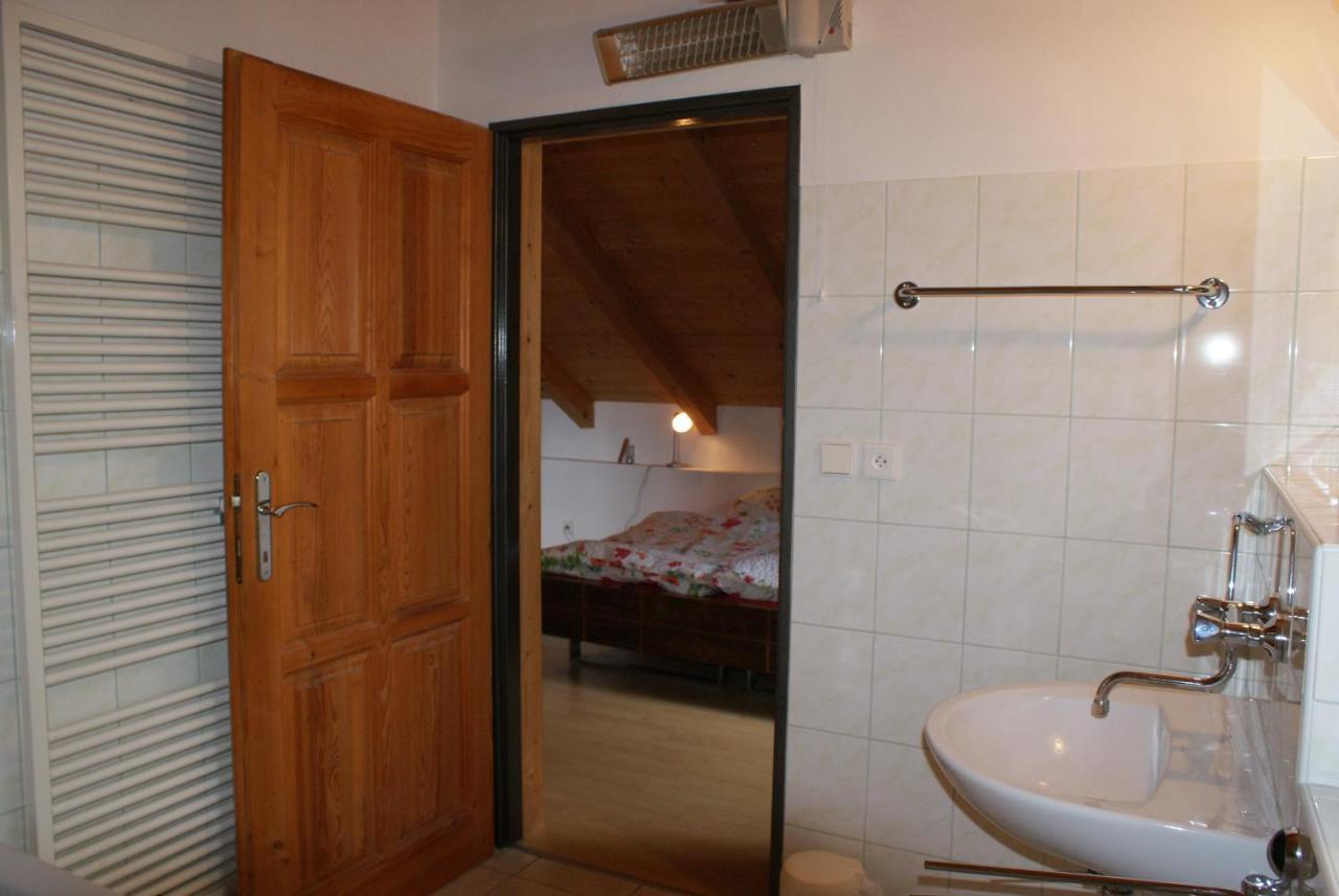 Rustikale Und Grosszuegige Ferienwohnung Kasperske Hory Buitenkant foto